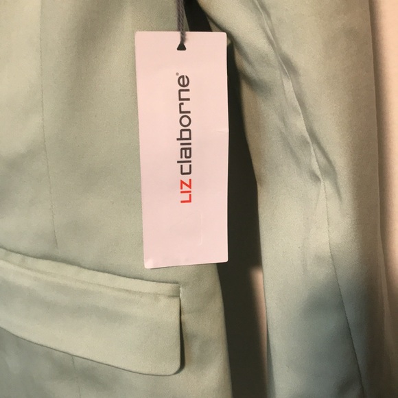 NEW Liz Claiborne Womens Regular Fit Blazer. - Picture 4 of 9
